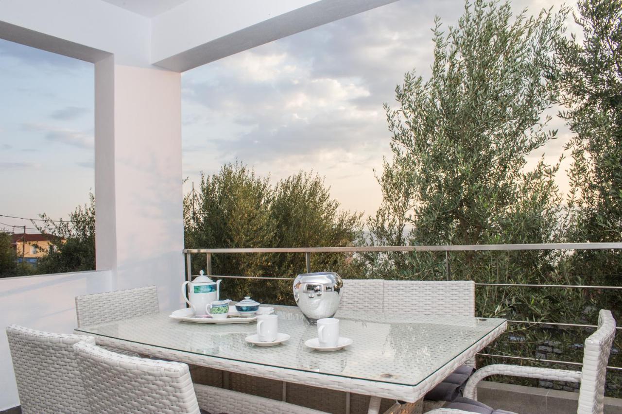Nina'S Villa, Cosy Seaview Retreat فيرغا كالاماتا المظهر الخارجي الصورة